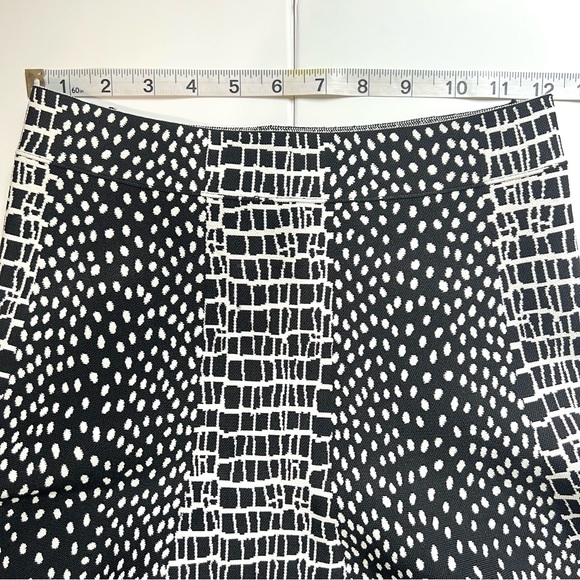 BCBG MaxAzria Peyton Black & White Graphic Print Flare Mini Skirt 60's Style Sm - Picture 8 of 11
